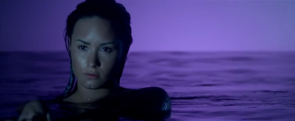 Demi Lovato khoe thân, khoe hình xăm lộ liễu 1