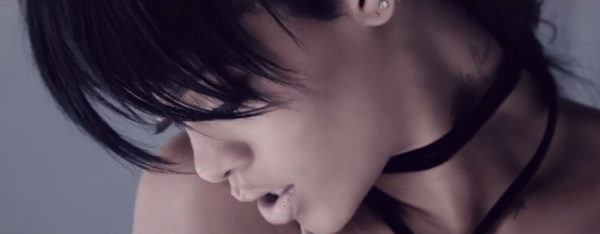 Rihanna tung MV 