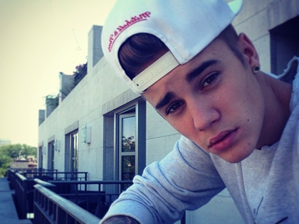 Justin Bieber bất ngờ bị bắt khi đang đua xe 1 Justin Bieber bất ngờ bị bắt khi đang đua xe 1