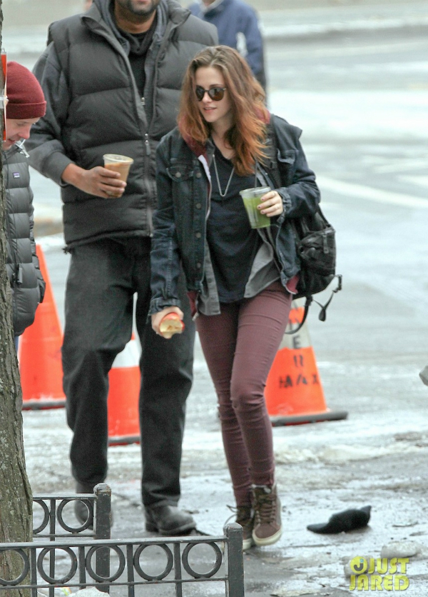 Kristen Stewart phấn chấn sau khi nghe Robert Pattinson vẫn độc thân 3