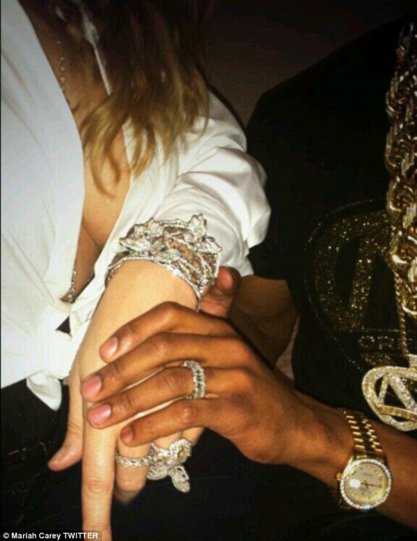 Chồng tặng Mariah Carey  vòng kim cương 