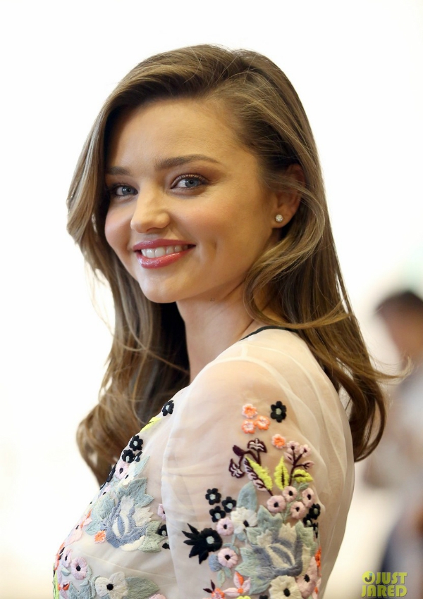 Miranda Kerr vẫn tươi tắn dù chồng cũ công khai người yêu 3