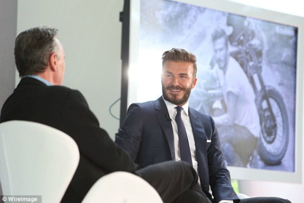 David Beckham thử sống kiểu 