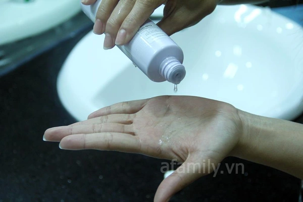 Gel rửa mặt Oriflame pure nature giúp da sạch mịn 8