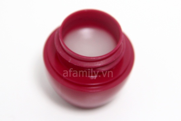 Sáp dưỡng môi Tender Care Cherry: môi mềm nhưng không màu 7 Sáp dưỡng môi Tender Care Cherry: môi mềm nhưng không màu 7