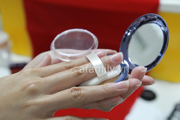 Phấn 3D E'zup: hiệu quả trang điểm 3 chiều cho khu&ocirc;n mặt 8