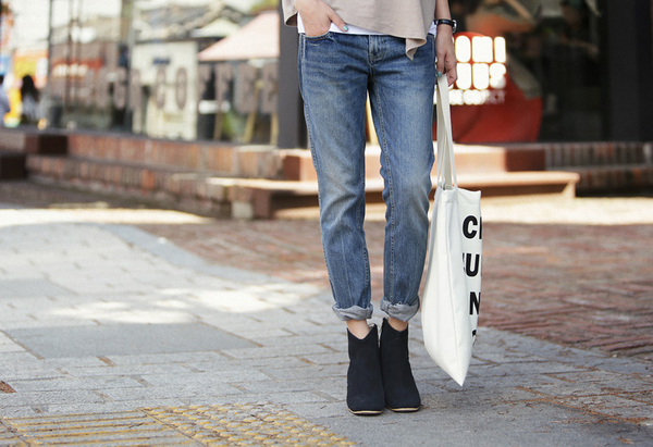 Cách chọn và kết hợp quần jeans với giày hợp từng dáng chân 19