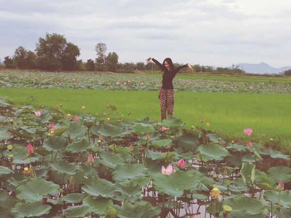 Hà Hồ, Thanh Hằng, Hoàng Yến đa phong cách với đồ tone đen 12