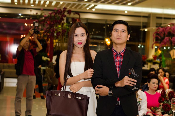 Lưu Hương Giang d&iacute;nh nghi &aacute;n 