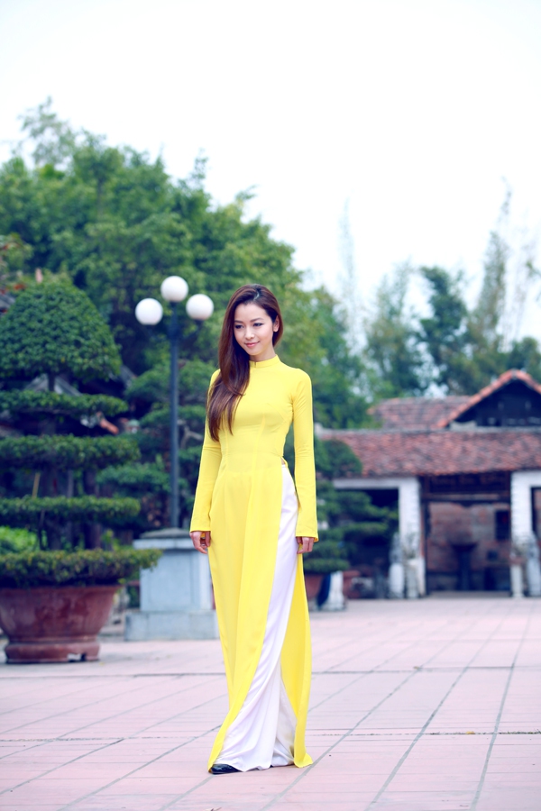 30 bộ áo dài đẹp mê mẩn của kiều nữ Việt trong 1 năm qua 25