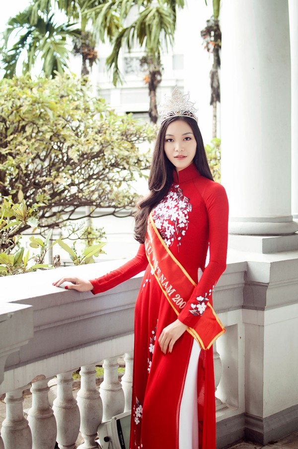 30 bộ áo dài đẹp mê mẩn của kiều nữ Việt trong 1 năm qua 31