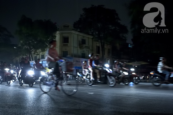 Thủ đô Hà Nội thật khác khi tắt đèn hưởng ứng giờ Trái Đất  6