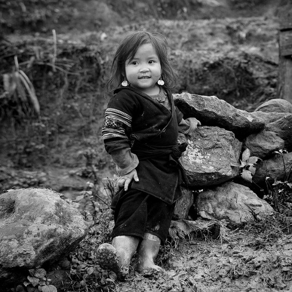 Em bé H'Mông đẹp trong veo dưới ống kính nhiếp ảnh gia nước ngoài 16