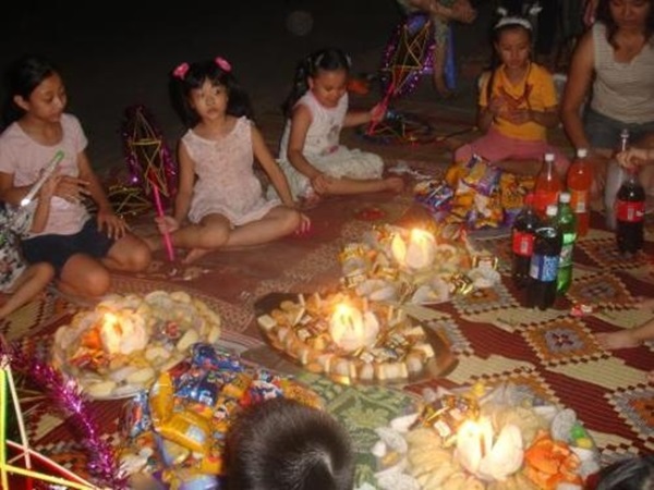 Chùm ảnh ký ức ngọt ngào về Trung thu ngày ấy 3 Chùm ảnh ký ức ngọt ngào về Trung thu ngày ấy 3