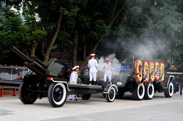 Đại tướng Võ Nguyên Giáp đã yên nghỉ trong lòng đất Mẹ 9