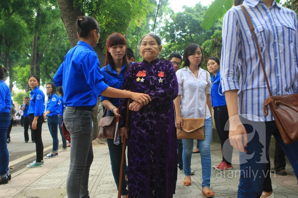 Những vị khách “đặc biệt” đến viếng Đại tướng trong ngày cuối 10