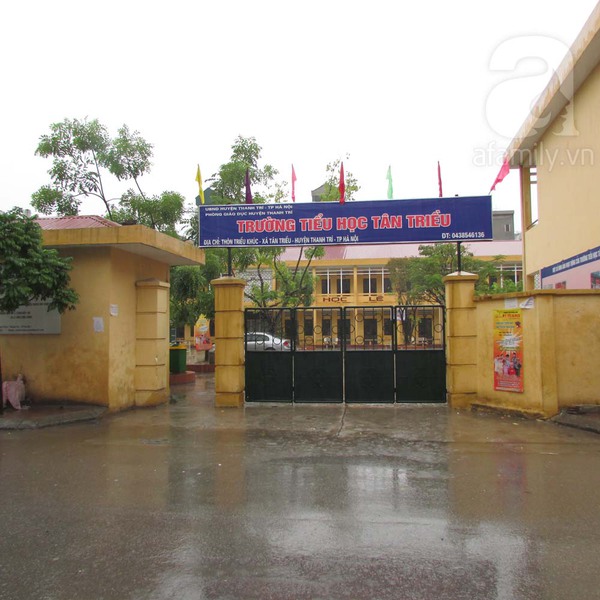Hà Nội mưa đã ngớt, trường học đóng cửa im lìm 9