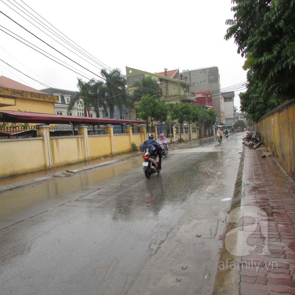 Hà Nội mưa đã ngớt, trường học đóng cửa im lìm 12