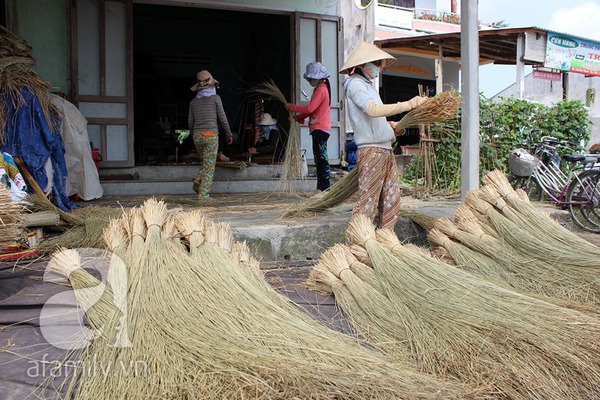 Tới thăm làng vắng đàn ông tại Quảng Nam 1