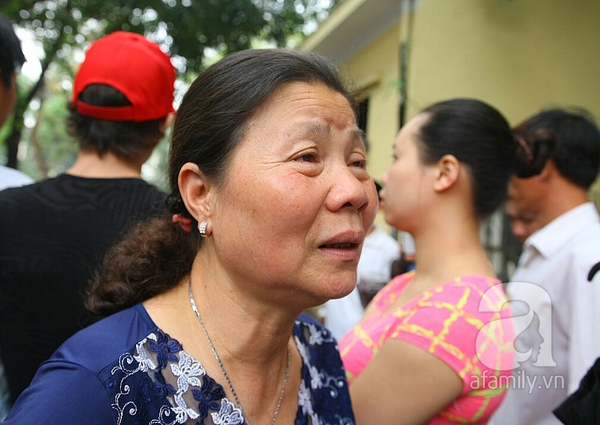 Gia đình bảo vệ Khánh khóc nấc, bất bình trước cáo trạng của VKS 2