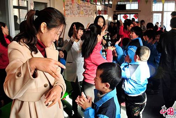 Sâu bên trong một trường dành cho trẻ tự kỷ ở Trung Quốc 18