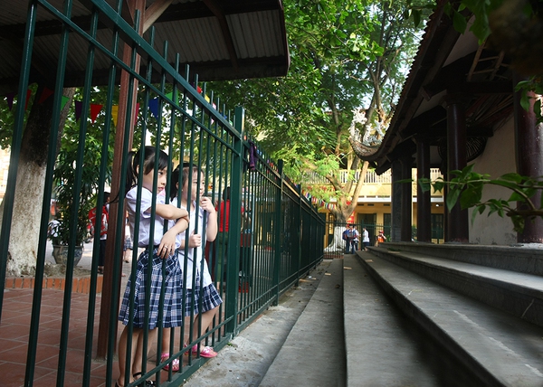 Buổi học đầu tiên của ngôi trường nằm trong Đình làng 11