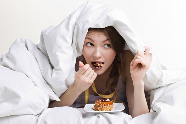 Bí quyết ăn uống trước khi ngủ giúp bạn không lo tăng cân 1