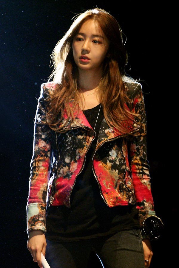 Yoon Eun Hye mặc toàn hàng hiệu 