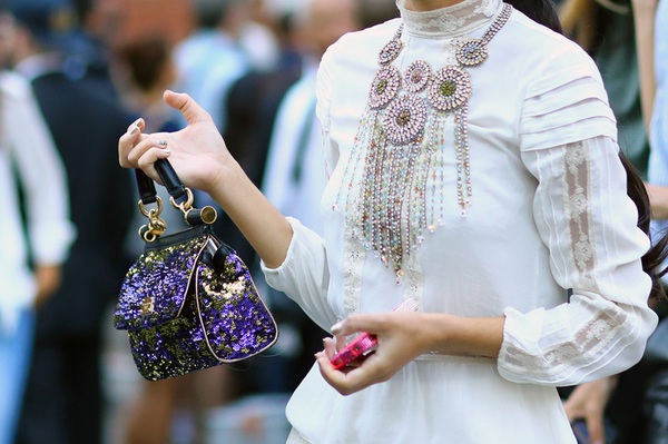 Sequin kh&ocirc;ng chỉ d&agrave;nh ri&ecirc;ng cho buổi tối 14