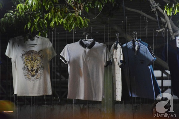 Sài Gòn: Chợ quần áo lơ lửng trên cây, khách hàng mỏi cổ ngước lên trời 3