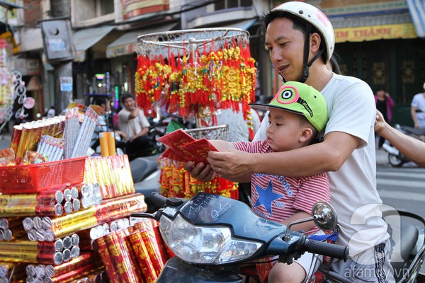 Những khuôn hình đậm chất Tết ở Sài Gòn 14