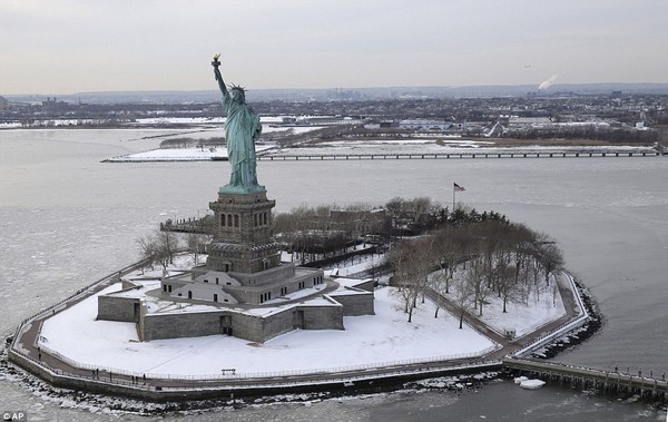 Chùm ảnh: Khung cảnh New York đóng băng như phim "Ngày tận thế" 8