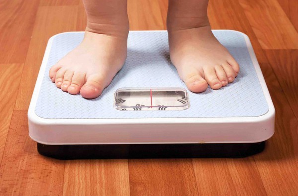 nhận xét cân nặng của trẻ