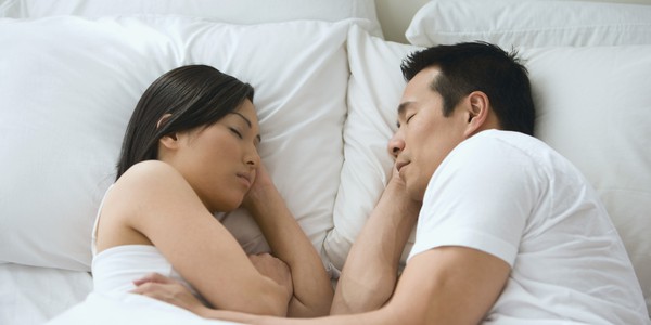tư thế ngủ nằm nghiêng tư thế ngủ nằm nghiêng