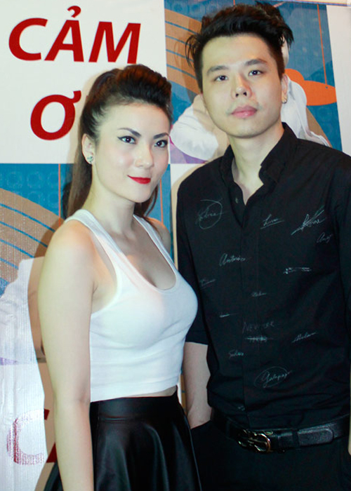 Những bằng chứng PTTM dễ lộ nhất năm 2013 của kiều nữ Việt 17 Những bằng chứng PTTM dễ lộ nhất năm 2013 của kiều nữ Việt 17