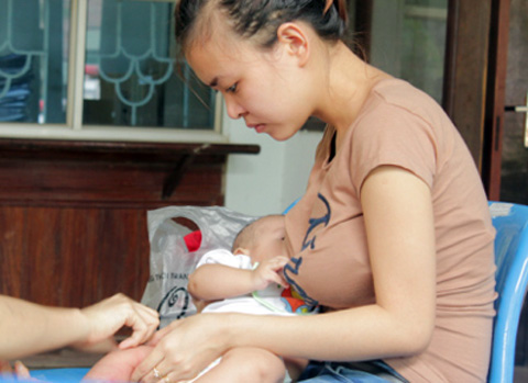 Lao động nữ nghỉ sinh 6 th&aacute;ng từ th&aacute;ng 1/2013 1