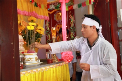 Chồng tương lai của nữ sinh bị thi&ecirc;u sống trải l&ograve;ng 1