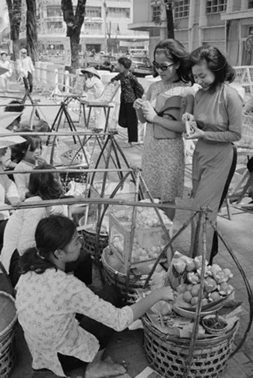 Những hình ảnh hiếm về ẩm thực vỉa hè Sài Gòn thế kỷ 20 8
