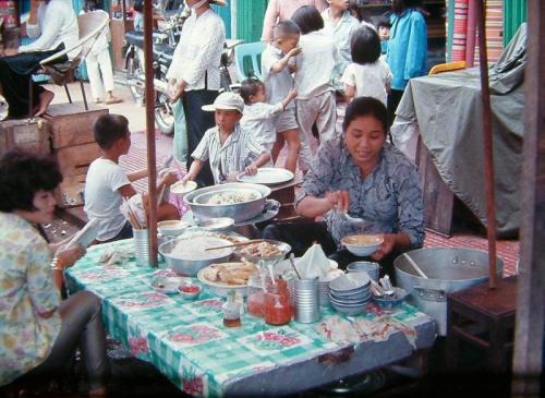 Những hình ảnh hiếm về ẩm thực vỉa hè Sài Gòn thế kỷ 20 14