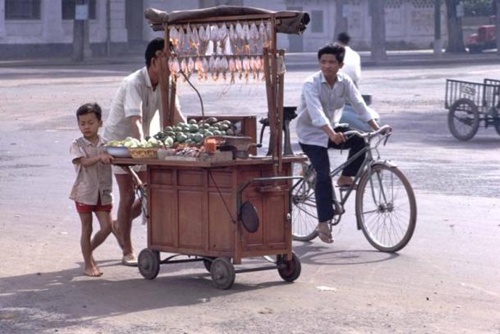 Những hình ảnh hiếm về ẩm thực vỉa hè Sài Gòn thế kỷ 20 1