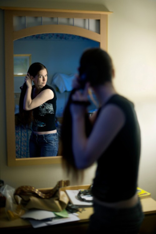 Bộ ảnh về một cô gái trẻ nghiện heroin khát khao tìm lại cuộc sống 21