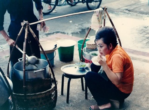 Những hình ảnh hiếm về ẩm thực vỉa hè Sài Gòn thế kỷ 20 11