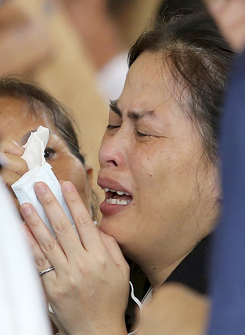 Máy bay rơi ở Đài Loan: Thân nhân hành khách phẫn nộ 1