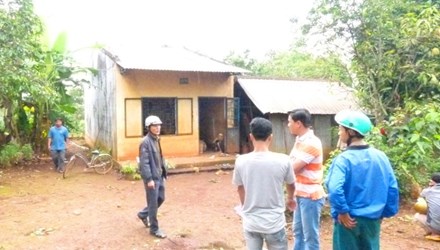 Cha ôm con gái 5 tuổi tự tử bằng thuốc nổ 1 Cha ôm con gái 5 tuổi tự tử bằng thuốc nổ 1
