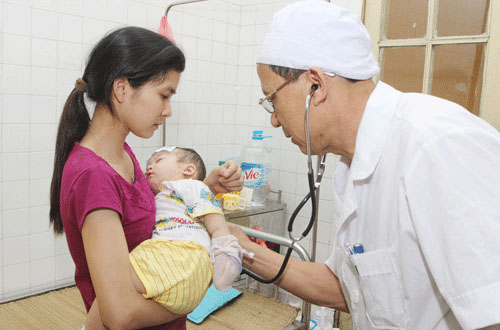 Hà Nội: Trẻ nhập viện do sốt phát ban nghi sởi 1