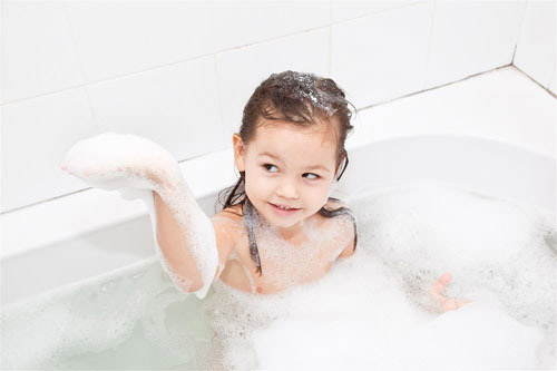 4 điều nguy hiểm cần tránh khi tắm vào mùa đông  2