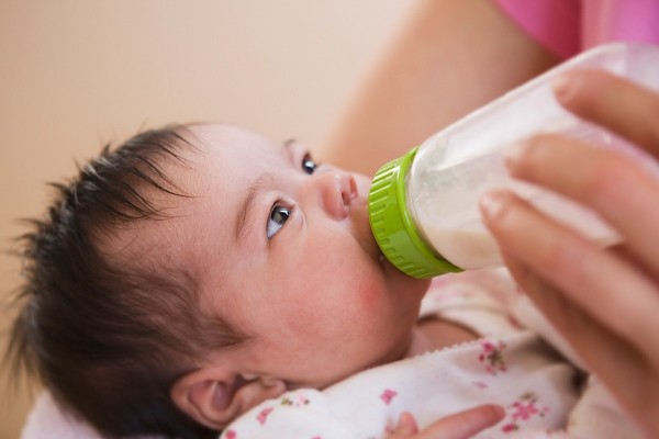 dấu hiệu dị ứng sữa ở trẻ
