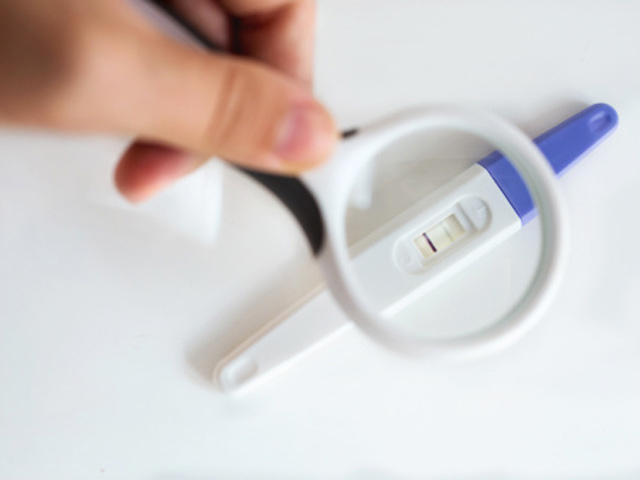 xét nghiệm máu để biết có thai hay không
