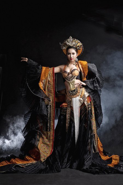Bắt lỗi trang phục người đẹp Việt tại các cuộc thi quốc tế 15