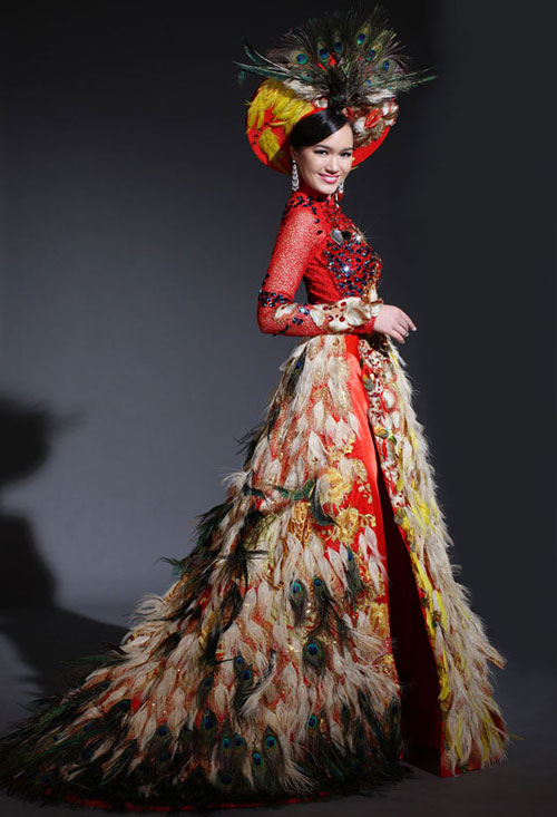Bắt lỗi trang phục người đẹp Việt tại các cuộc thi quốc tế 20